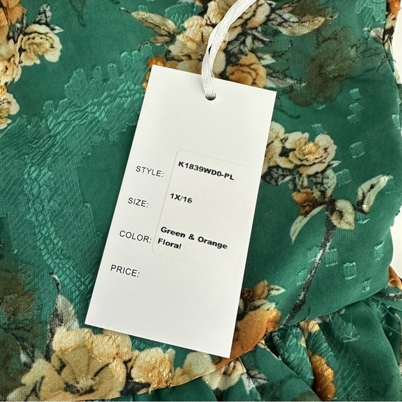 NWT Unique Vintage Floral Bell Sleeve Maxi Dress 70’s Style Size 1X - Picture 6 of 16